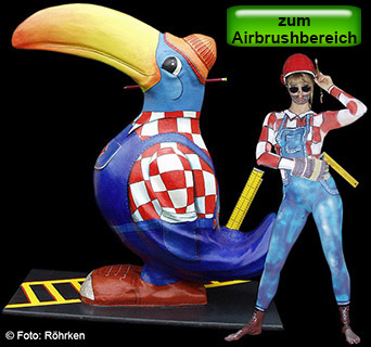 bemalte GFK-Figuren