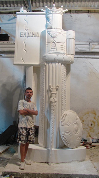 großformatige Dekofiguren