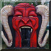 Kunstobjekte aus Styropor und Beton