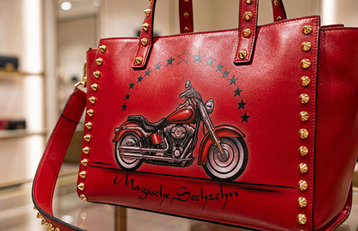 Ledertasche bemalen lassen