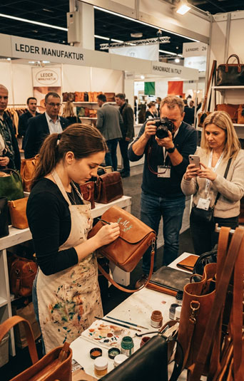 Ledertasche mit Wunschmotiv